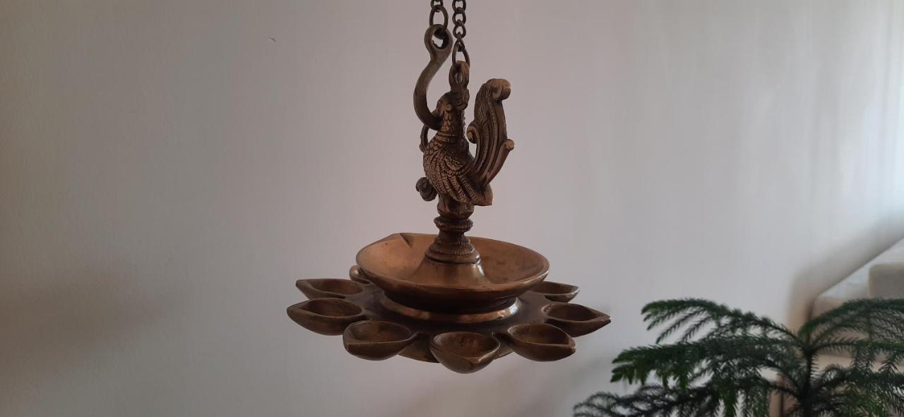 Golden Healing Journeys Homestay Рішикеш Екстер'єр фото