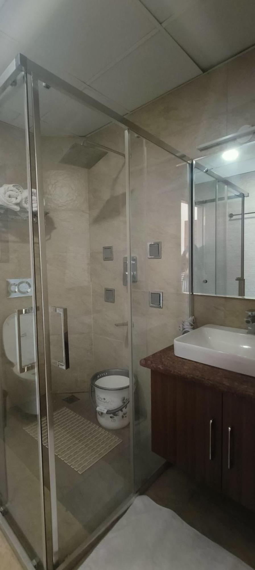 Golden Healing Journeys Homestay Рішикеш Екстер'єр фото