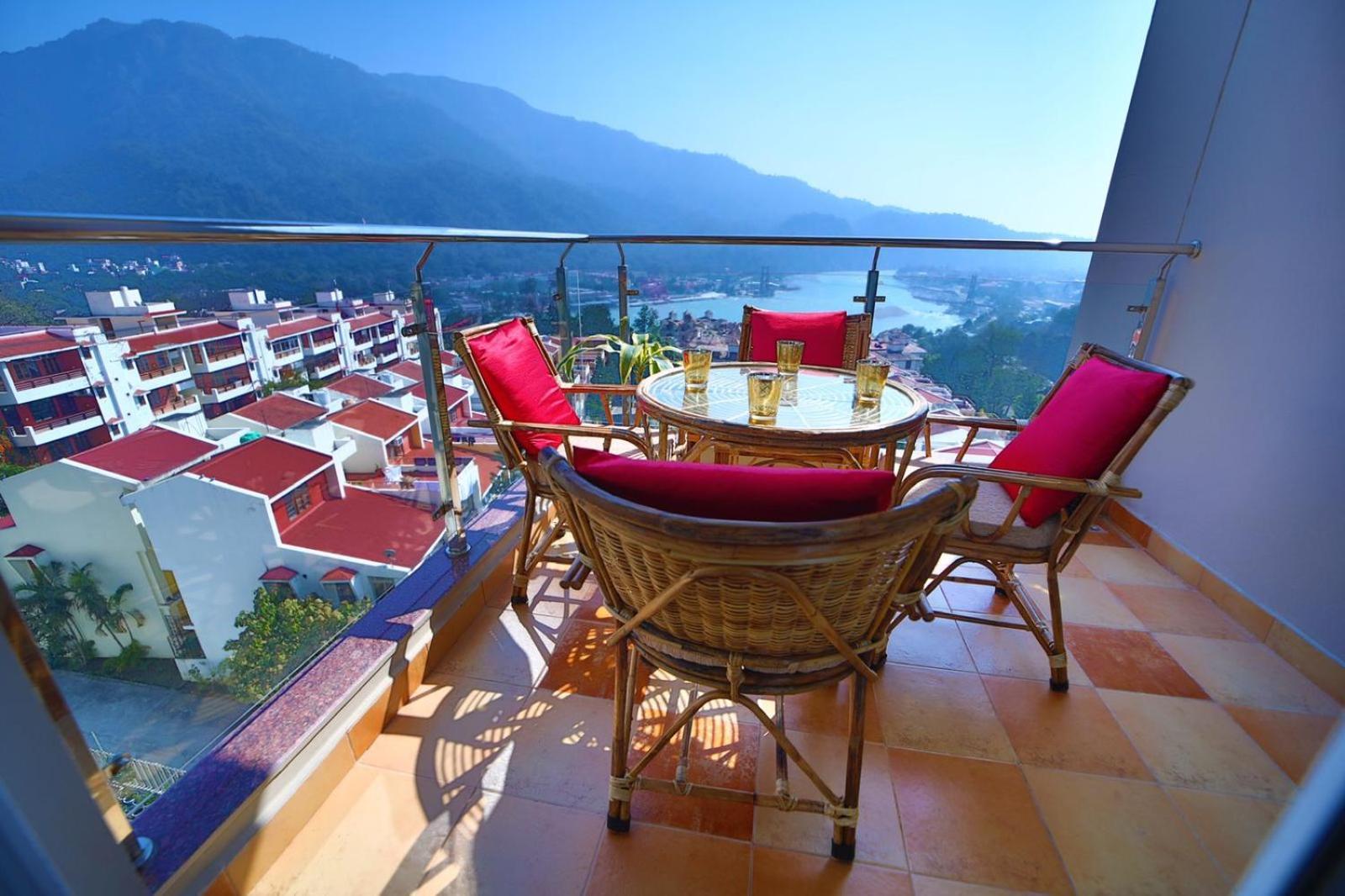 Golden Healing Journeys Homestay Рішикеш Екстер'єр фото